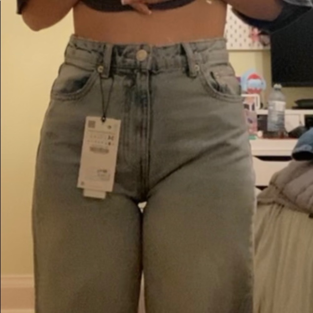 Zara Mid Rise Loose Jeans - US 2 - Picture 3 of 3